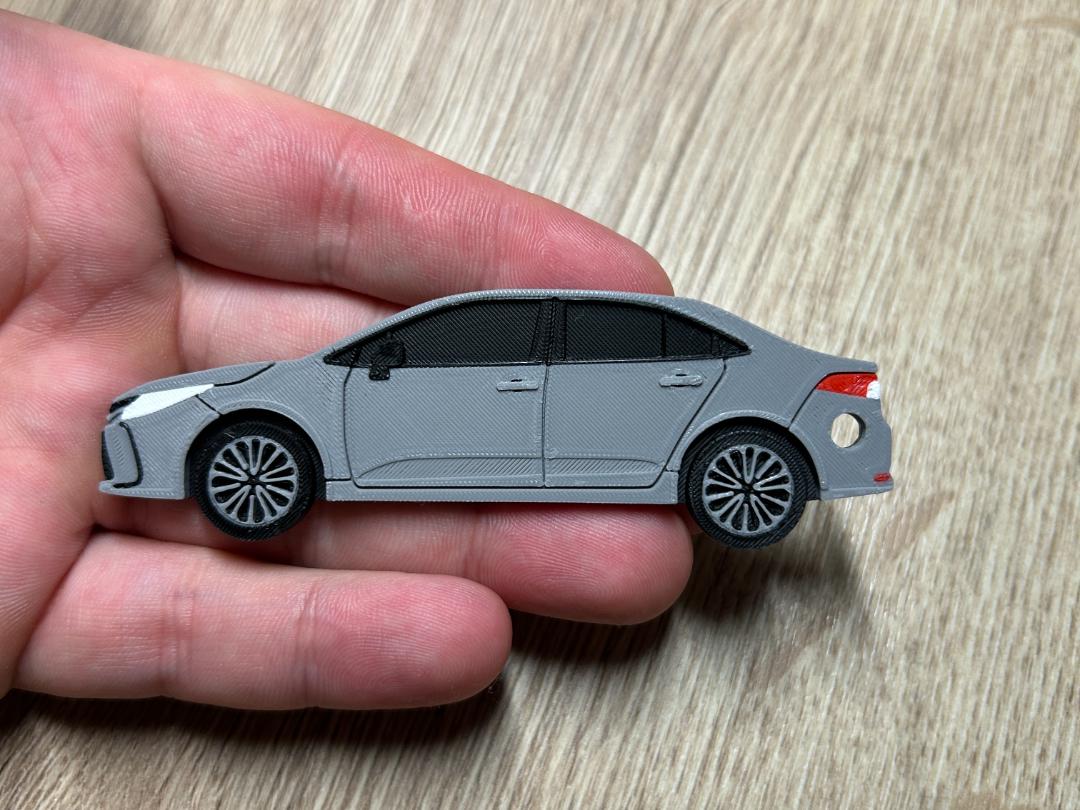 Toyota Sedan keychains! (Camry, Corolla, crown, Avalon)